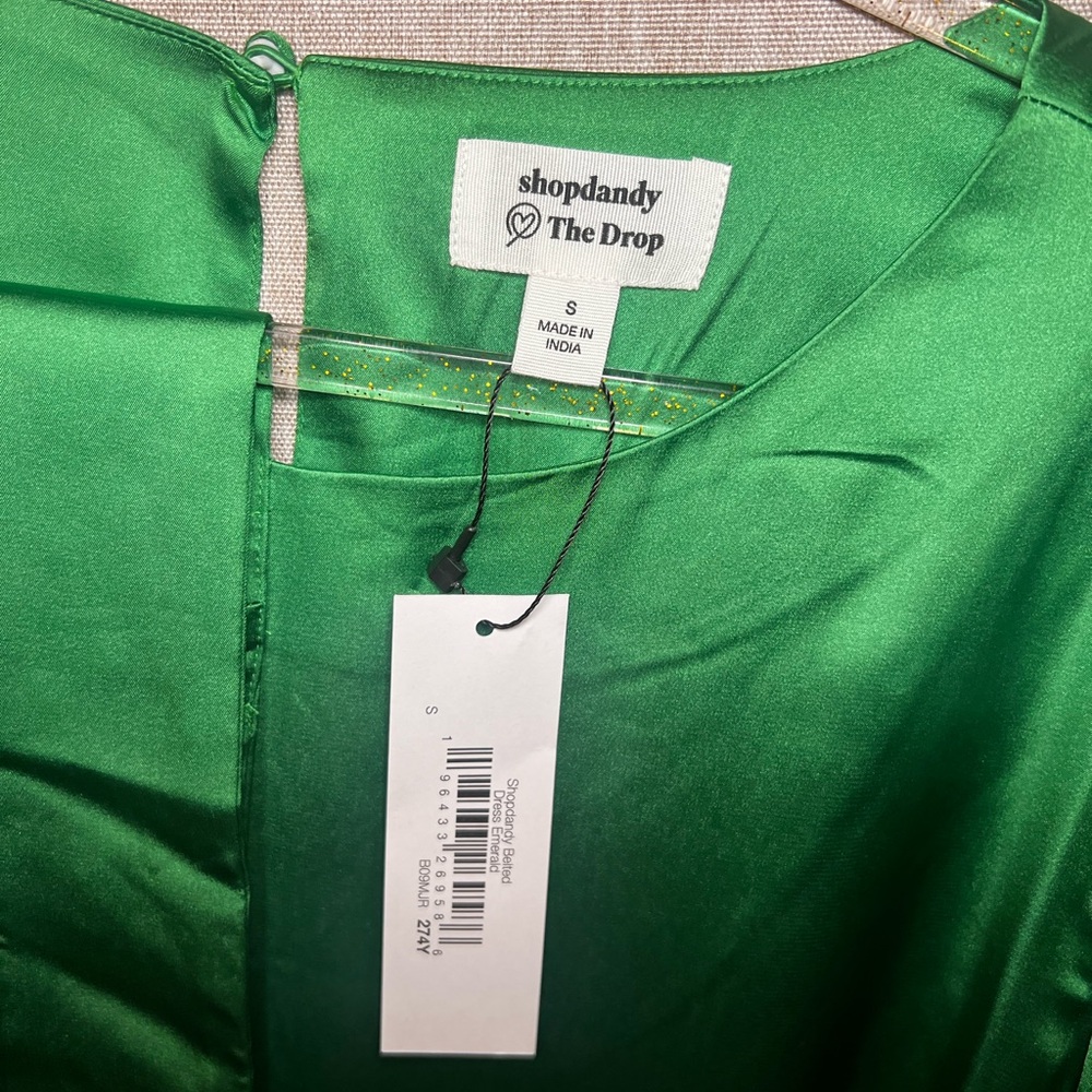 Small The Drop @shopdandy Emerald Green Belted Silky Stretch Dress - Picture 6 of 7